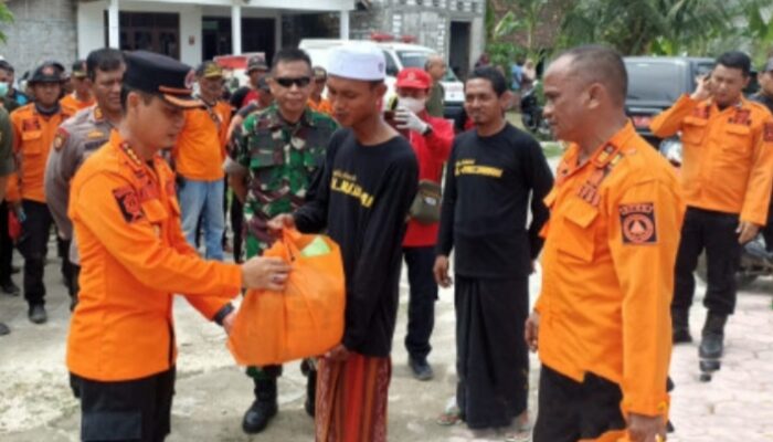 BPBD Bojonegoro Dan Tim SAR Gabungan Evakuasi Korban Tenggelam