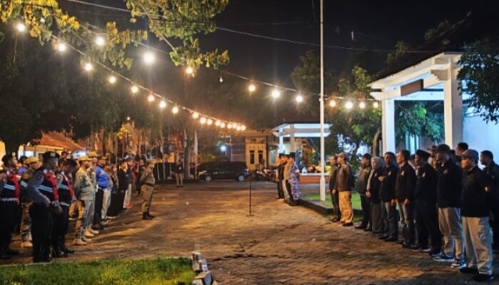 Pj Bupati Jombang Pimpin Apel Penertiban APK Pemilu 2024