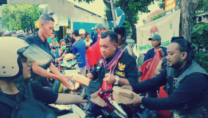 Indonesia Timoer Bersatu Gandeng KJJT Bagikan 1000 Takjil di Bulan Ramadhan