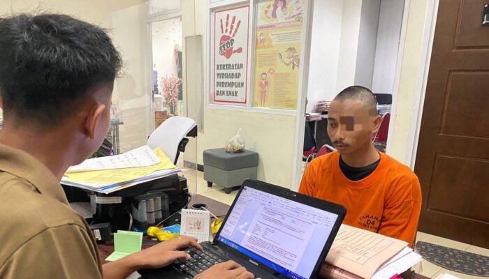 Unit PPA Satreskrim Polres Gresik Berlayar Ke Pulau Bawean Tangkap Dua Pelaku Pencabulan