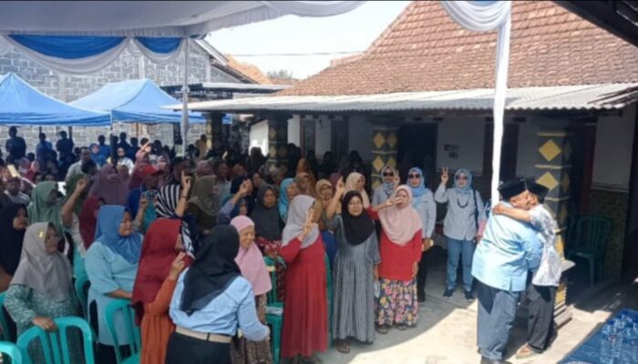 Moment Haru Saat Warsubi Datangi Warga Desa Sukodadi Sempat Meneteskan Airmata