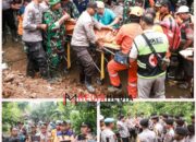 Polres Jombang Bersama TNI, Bantu Pencarian Korban Tanah Longsor