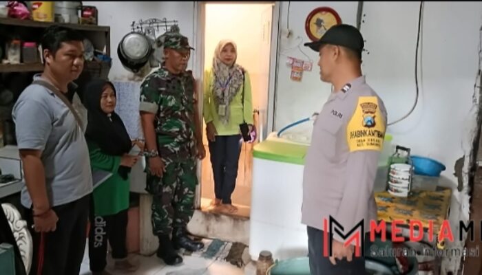 Polisi Bersama Instansi Terkait Lakukan Pemberantasan Sarang Nyamuk
