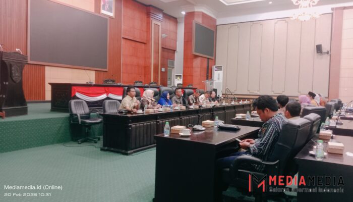 Komis B DPRD Jombng Gelar Hearing Dengarkan Keluhan PKL Makam GusDur
