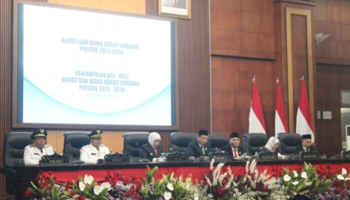 Sertijab Bupati – Wakil Bupati Jombang di Gelar di Gedung Paripurna DPRD Jombang