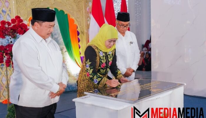 Bupati Jombang Warsubi Dampingi Gubenur Khofifah Resmikan Masjid Ba’i Al Karim di Sukorejo Perak