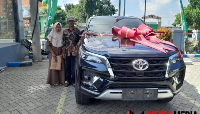 Perempuan Asal Kesamben Dapat 1 Unit Mobil Fortuner Dari Bank Jombang