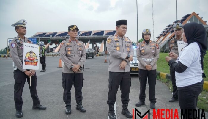 Kapolres Jombang Sosialisasikan Layanan Hotline Mudik Polri 110 untuk Keamanan dan Kenyamanan Pemudik