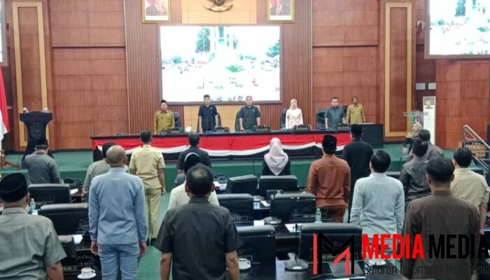 Penyerahan Rekomendasi DPRD Kabupaten Jombang Terhadap LKPJ Bupati 2024