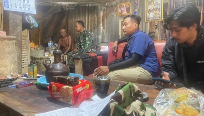 Satgas TMMD 125 Ngusikan, Bersilaturahmi dengan Mbah Jo, Tokoh Viral Berilmu Kejawen