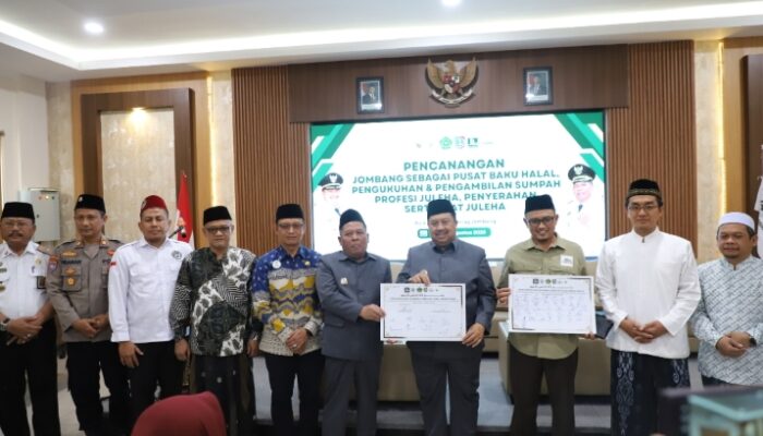 Bupati Jombang Canangkan Jombang sebagai Pusat Baku Halal, Kukuhkan Ratusan Juru Sembelih Halal
