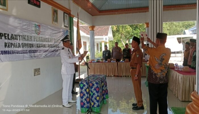 Sunarto Kepala Desa Sumbergondang Resmi Lantik Kepala Dusun Bedander