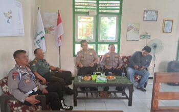 Perkuat Sinergitas, Kapolsek Kabuh Silaturahmi ke Asper Perhutani Bahas Pencegahan Karhutla dan Konflik Lahan