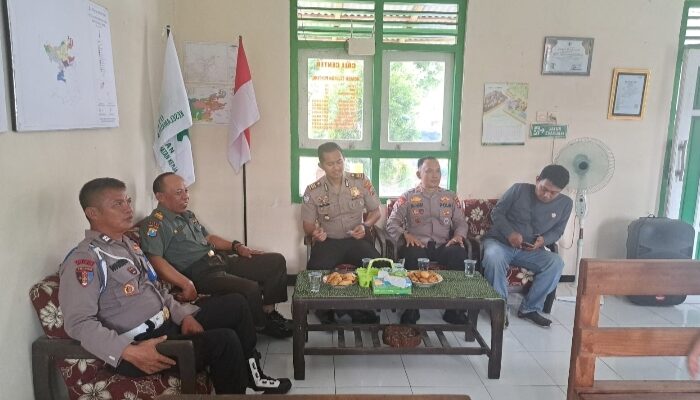 Perkuat Sinergitas, Kapolsek Kabuh Silaturahmi ke Asper Perhutani Bahas Pencegahan Karhutla dan Konflik Lahan