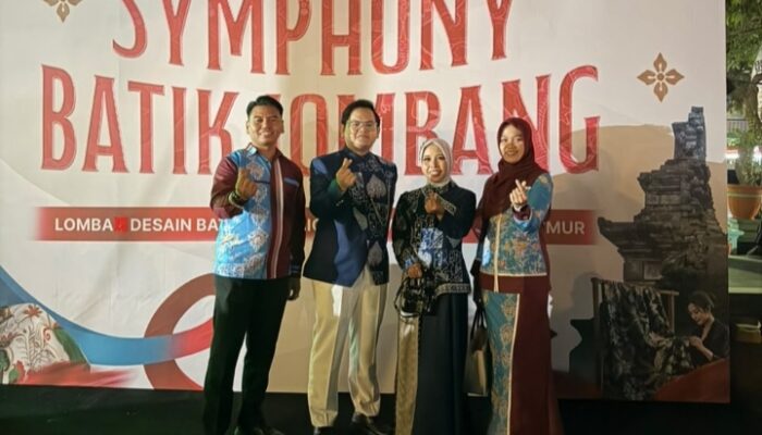 Wakili Kecamatan Kabuh, Dio dan Ferika Tampil Anggun dalam Symphony Batik Jombang
